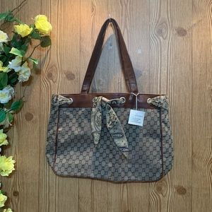 CHADWICK ‘S SHOULDER PURSE